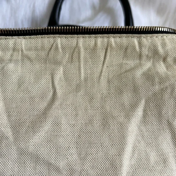 Gucci Boston, Preloved, strong perfume smell - Picture 17 of 17